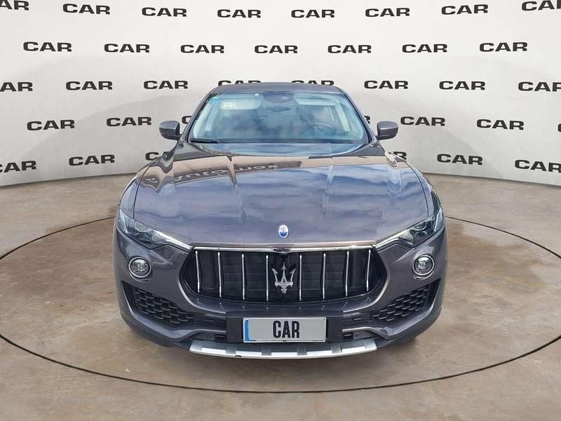 Usata Maserati Levante 275 CV (202 kW) 2017 Grigio SUV