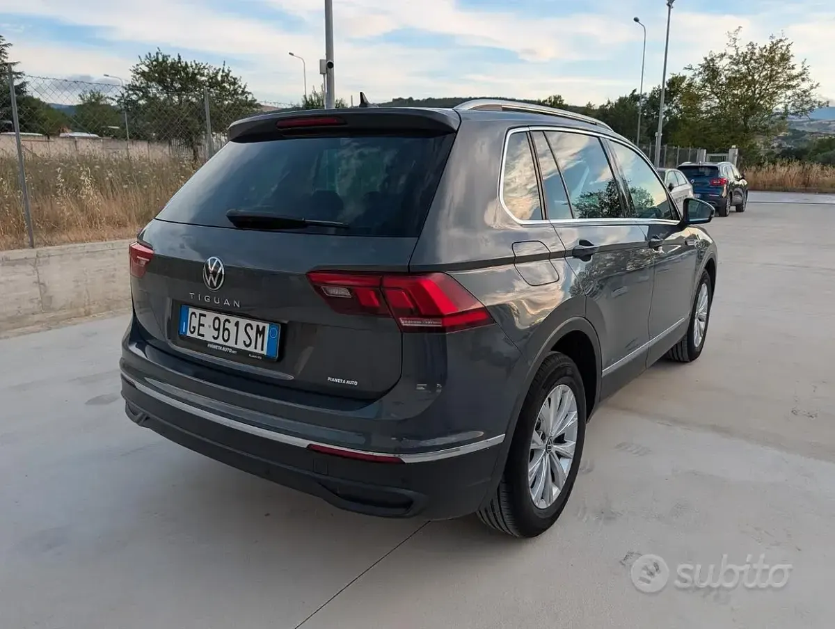Usata VW Tiguan Life 150 CV (110 kW) 2021 Grigio SUV