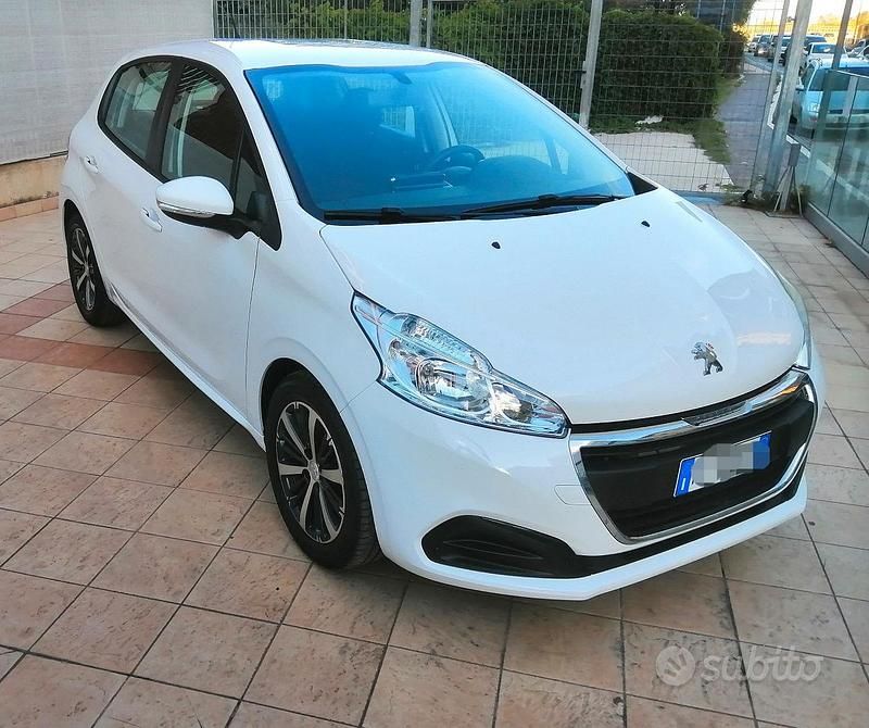 Usata Peugeot 208 Sport 75 CV (55 kW) 2016 Bianco Utilitaria