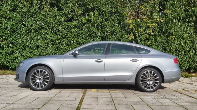 Usata 2010 Audi A5 Sportback S-Line Due volumi | 10.900 € (Buon prezzo) - Immagine 1/4
