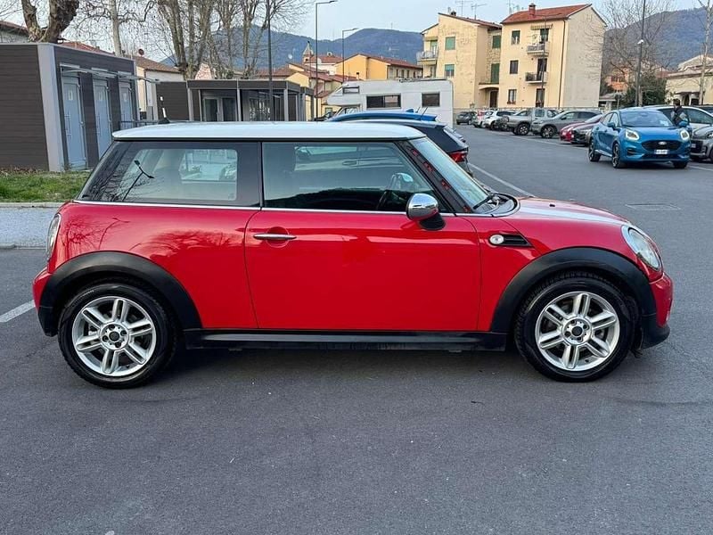 Käytetty Mini Cooper D 111 HP (81 kW) 2010 Punainen Viistoperä