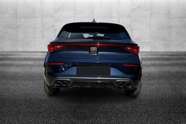 Usata Cupra Leon 300 CV (220 kW) 2022 Blu metallizzato Berlina