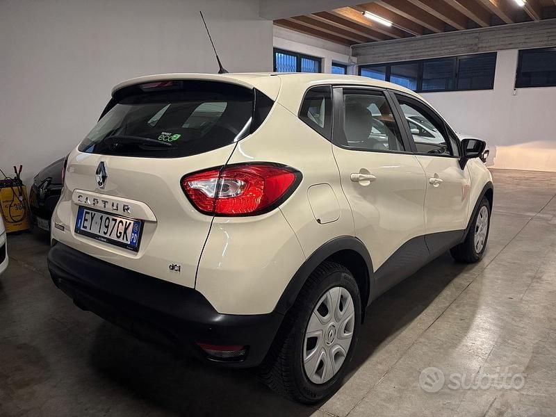 Usata Renault Captur 90 CV (66 kW) 2015 Bianco SUV