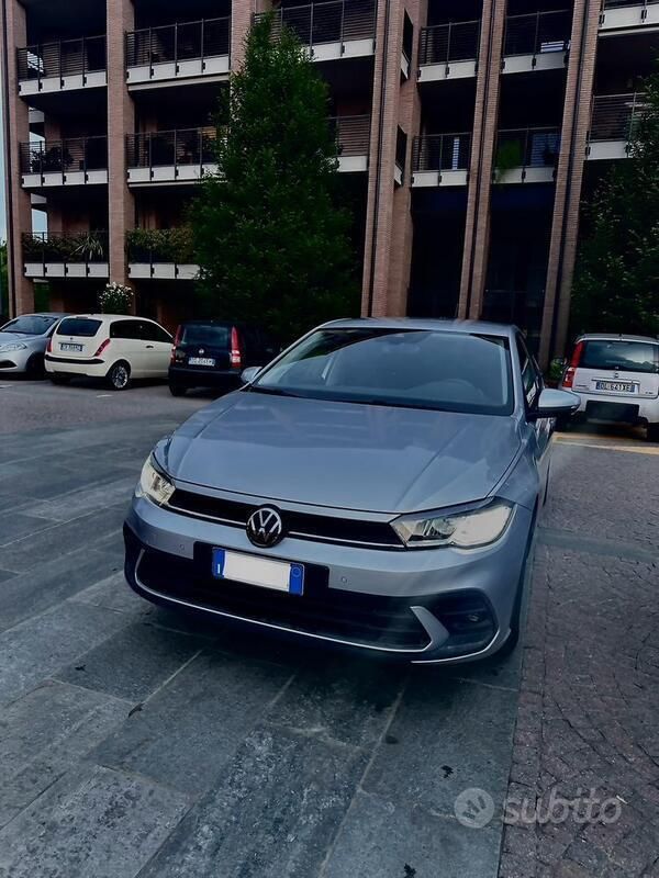 Usata VW Polo Life 80 CV (58 kW) 2023 Grigio Berlina