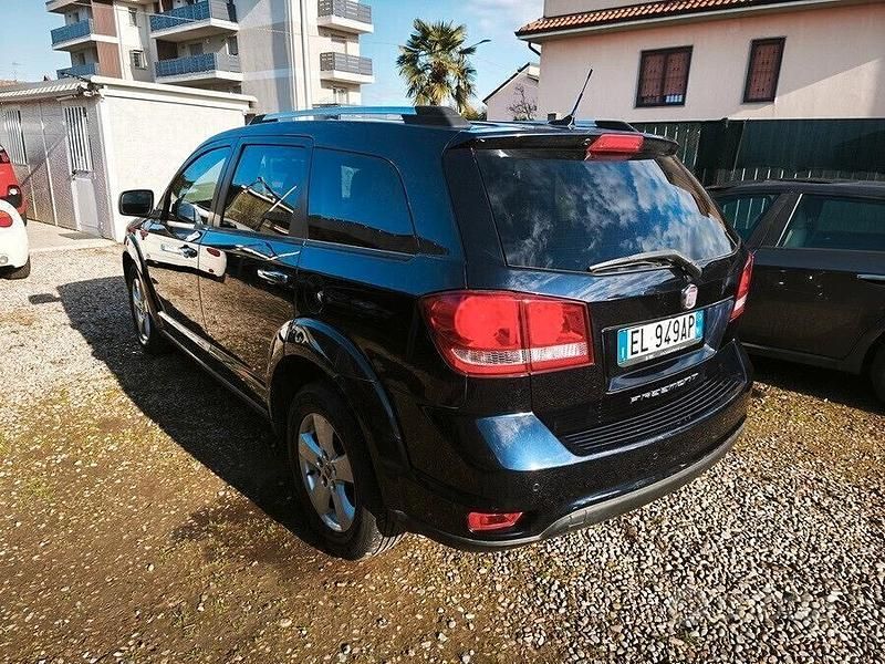 Usata Fiat Freemont Lounge 140 CV (102 kW) 2012 Blu SUV