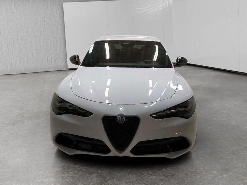 Usata Alfa Romeo Stelvio Veloce 209 CV (153 kW) 2024 Bianco SUV