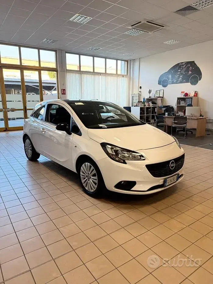 Usata Opel Corsa Cosmo 75 CV (55 kW) 2016 Bianco Utilitaria