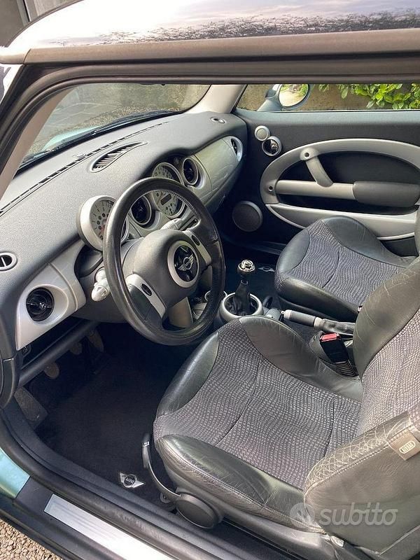 Usata Mini Cooper 116 CV (85 kW) 2002 Verde Utilitaria