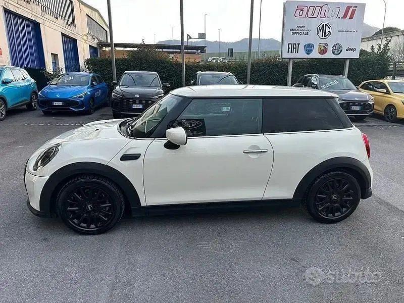 Usata Mini ONE Classic 75 CV (55 kW) 2021 Beige Utilitaria