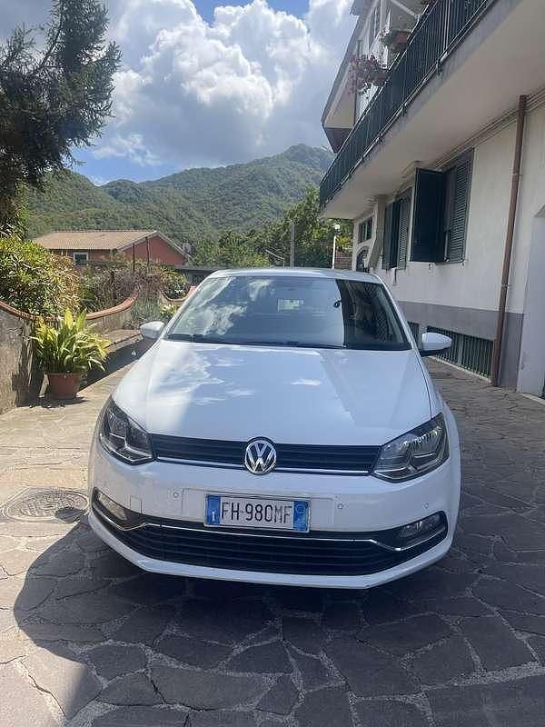 Usata 2017 VW Polo Comfortline Tre volumi | 6000 € (Ottimo prezzo) - Immagine 1/4