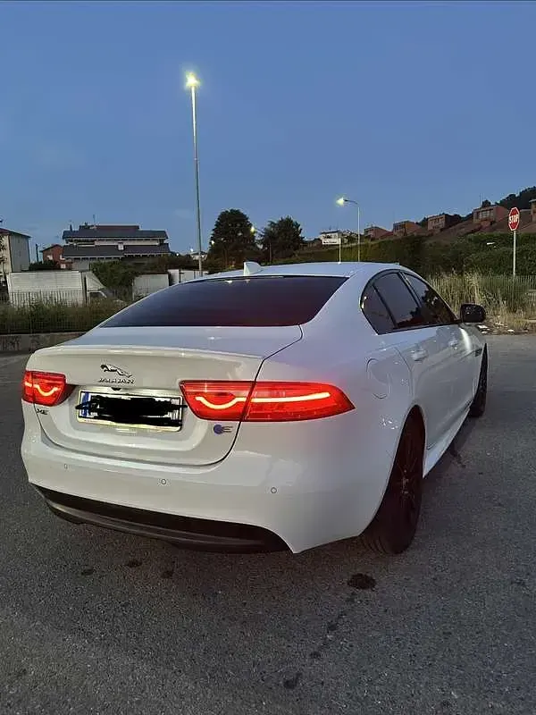 Usata Jaguar XE R-Sport 163 CV (119 kW) 2017 Berlina