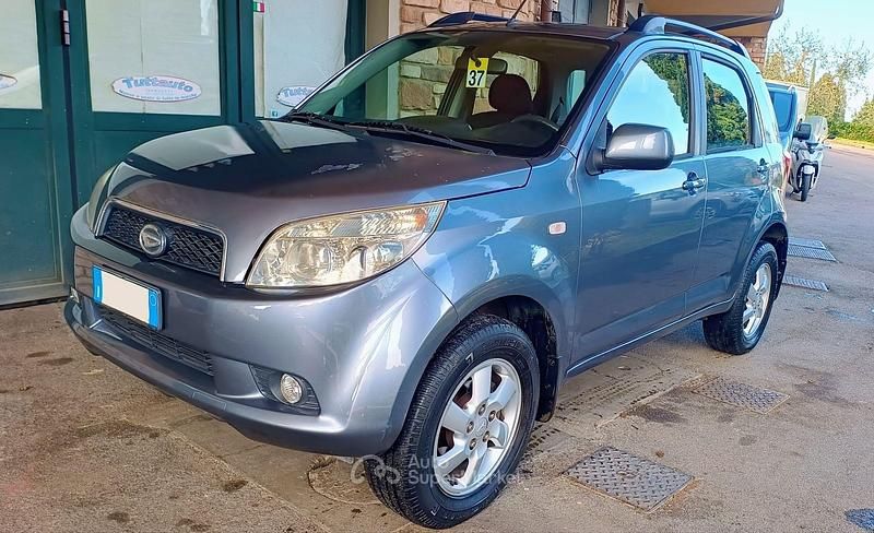 Usata Daihatsu Terios 86 CV (63 kW) 2006 Gray SUV