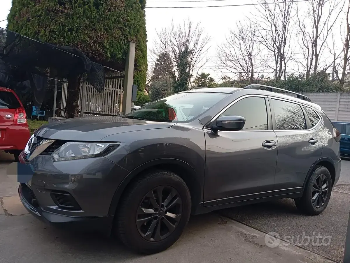 Usata Nissan X-Trail Acenta Premium 131 CV (96 kW) 2016 Grigio SUV