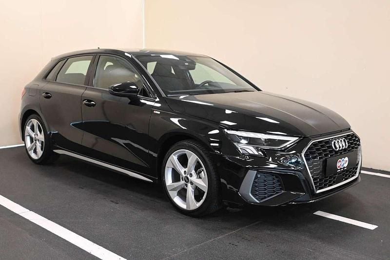 Usata Audi A3 e-tron S-Line 150 CV (110 kW) 2024 Nero Utilitaria