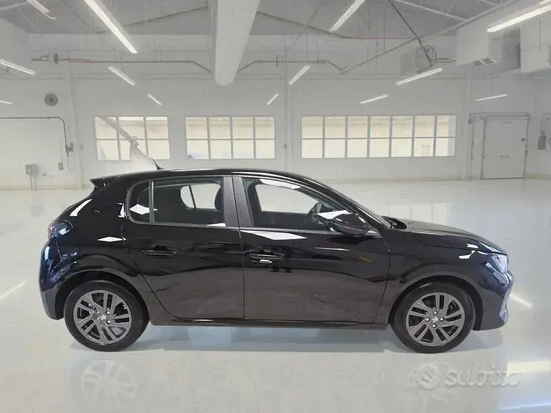 Usata Peugeot 208 Active 101 CV (74 kW) 2022 Nero Utilitaria