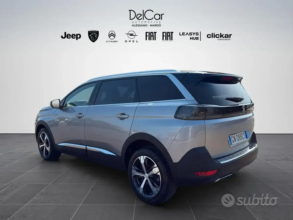 Usata Peugeot 5008 GT 131 CV (96 kW) 2023 Grigio SUV