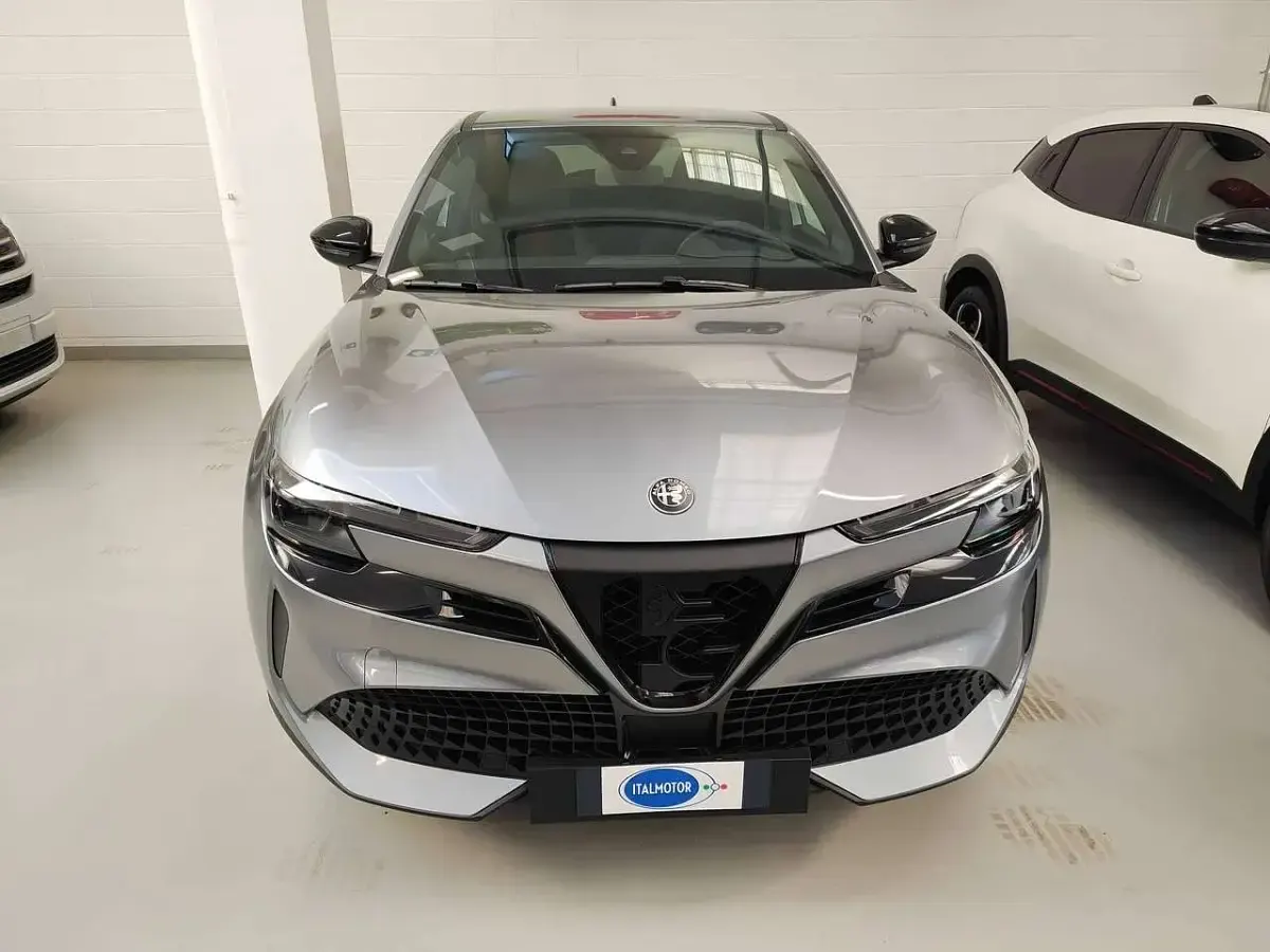 Nuova Alfa Romeo GT Junior Edizione Speciale 136 CV (100 kW) 2025 Grigio arese SUV