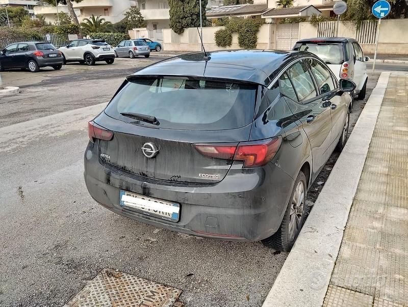 Usata Opel Astra 110 CV (80 kW) 2019 Nero Berlina