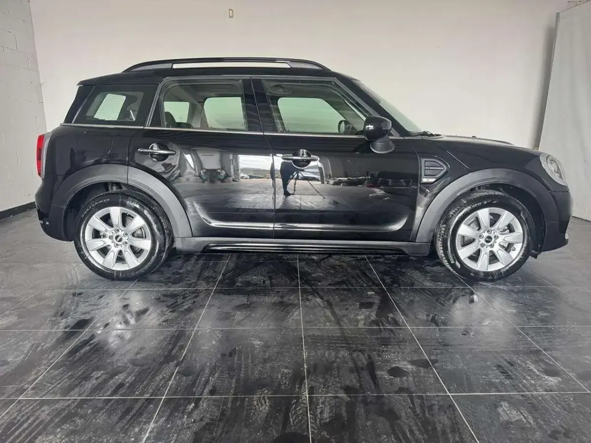 Usata Mini Countryman 116 CV (85 kW) 2020 Midnight black metallizzato SUV