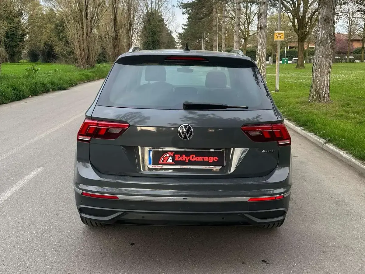 Usata VW Tiguan Sport 150 CV (110 kW) 2022 Grigio SUV