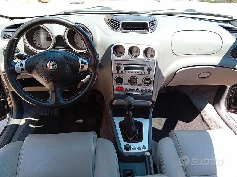 Usata Alfa Romeo 156 Distinctive 140 CV (102 kW) 2005 Berlina