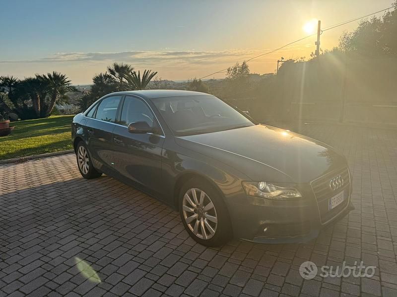 Usata Audi A4 143 CV (105 kW) 2010 Grigio Berlina