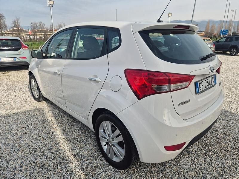 Usata Hyundai ix20 Comfort 90 CV (66 kW) 2013 Bianco Utilitaria