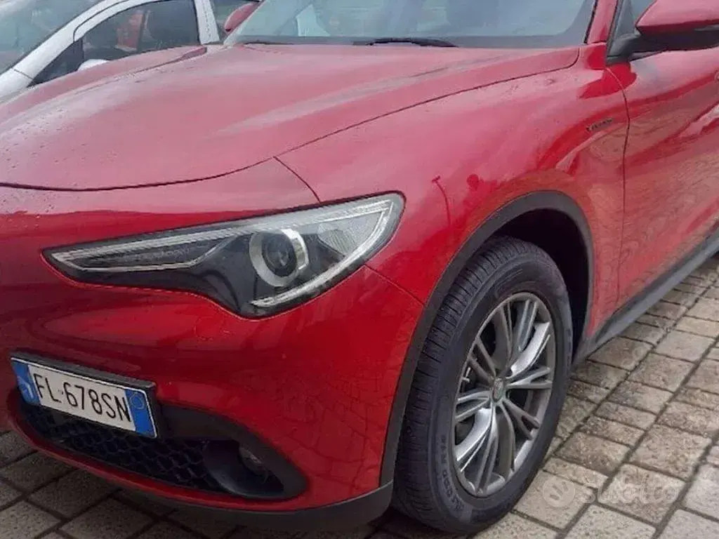 Usata Alfa Romeo Stelvio Executive 209 CV (153 kW) 2017 Rosso SUV