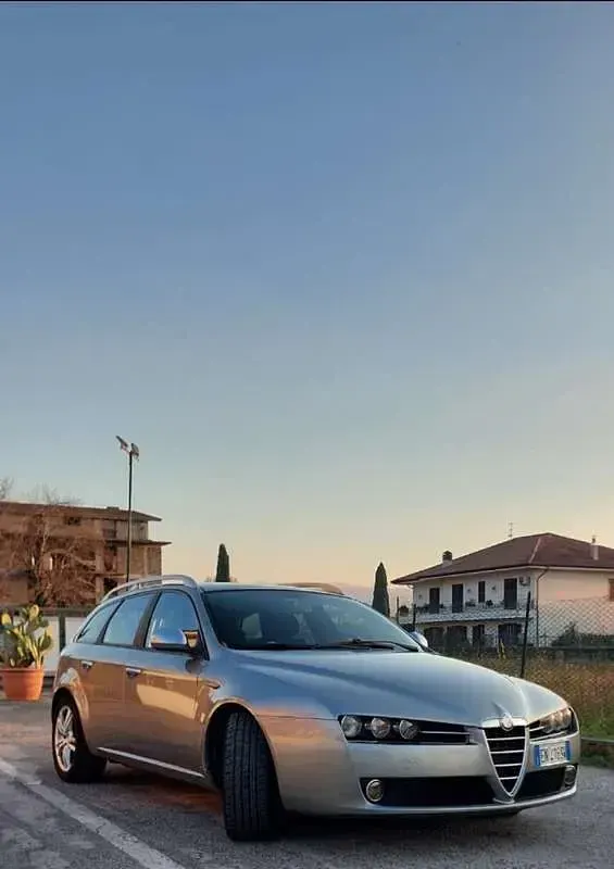 Usata Alfa Romeo 159 Progression 136 CV (100 kW) 2012 Grigio Station wagon