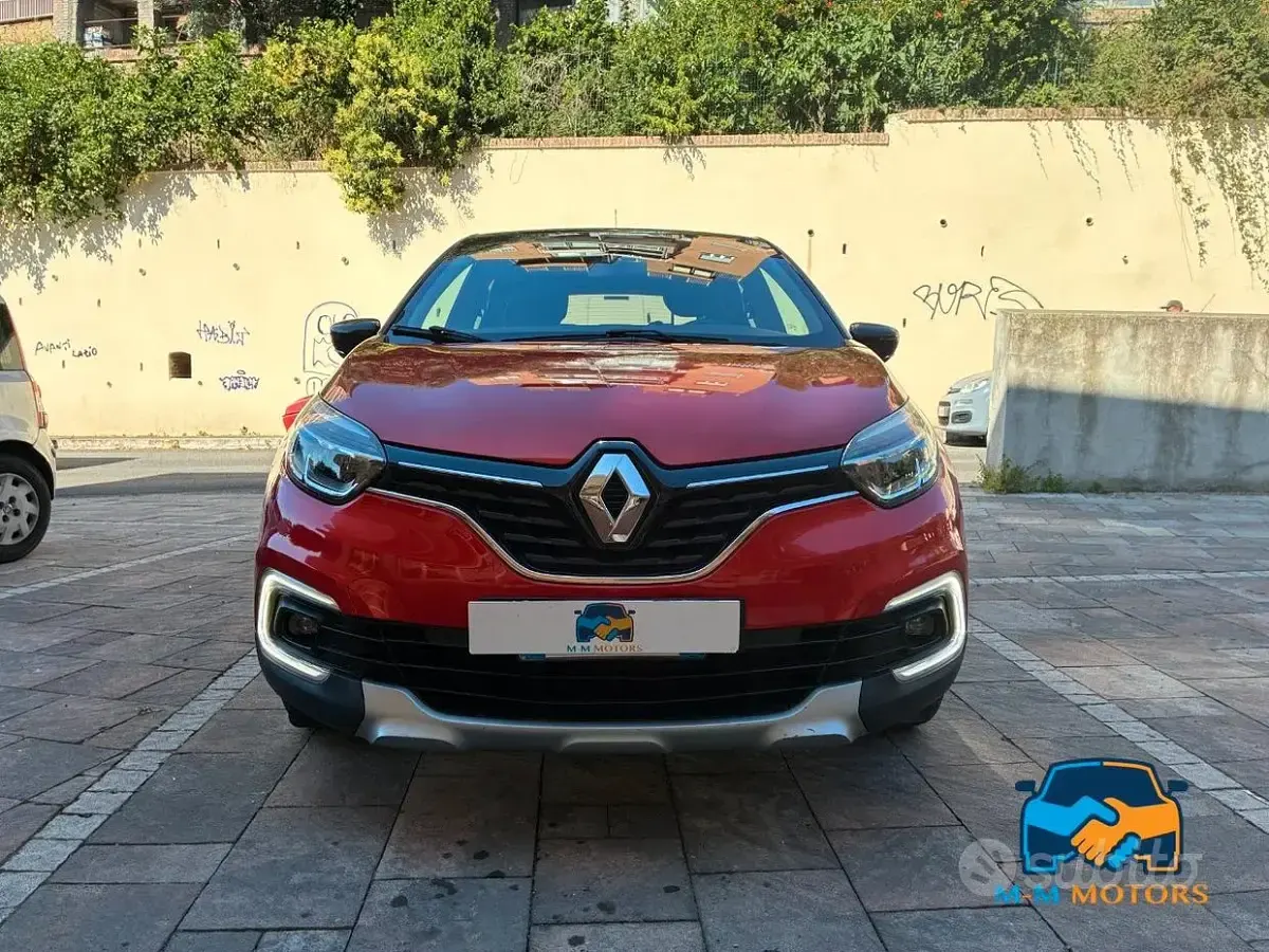 Usata Renault Captur Intens 90 CV (66 kW) 2018 Rosso SUV
