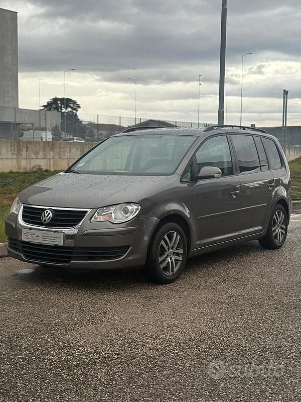 Grigio Usata 2007 VW Touran Highline Monovolume | 5500 € (Molto cara) - Immagine 1/4