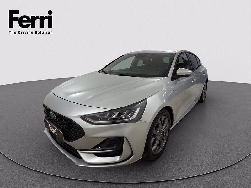 Moondust silver Usata 2024 Ford Focus ST-Line Tre volumi | 19.980 € (Buon prezzo) - Immagine 1/4