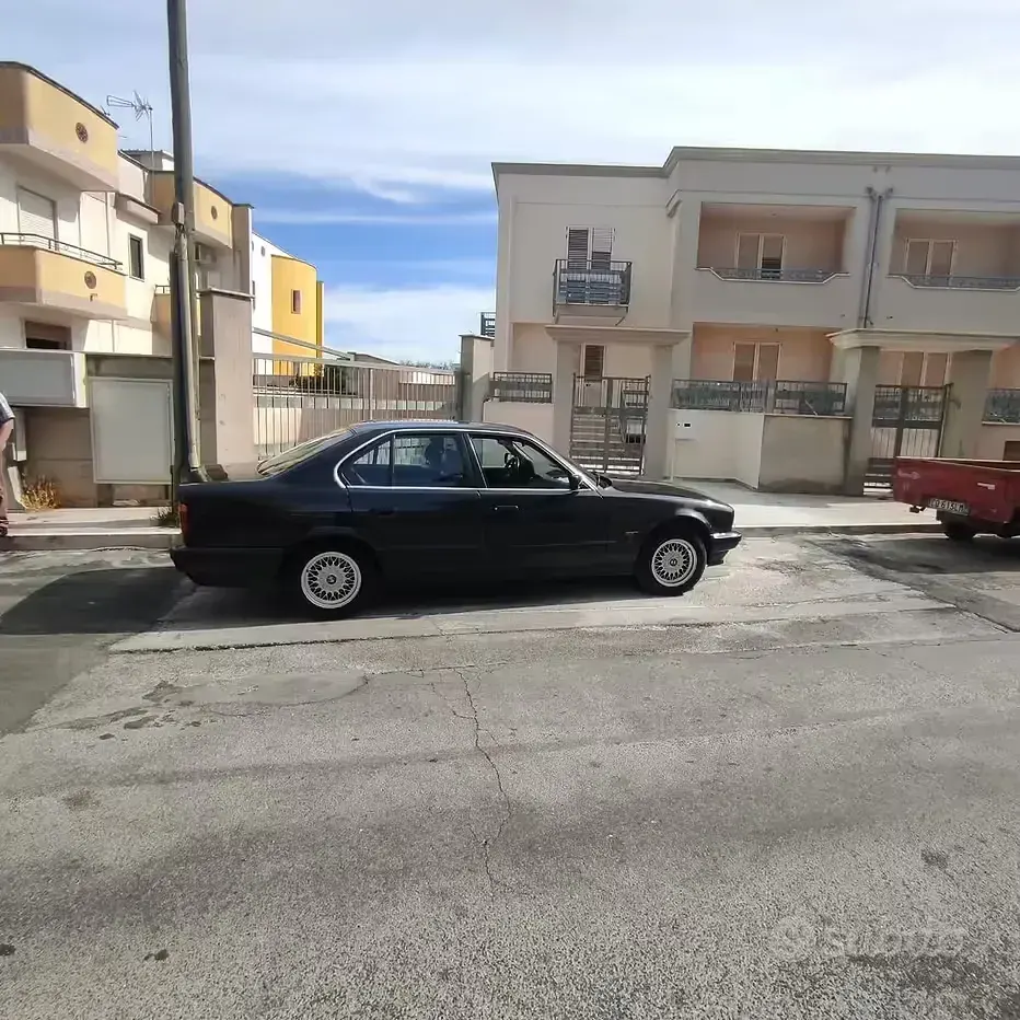 Usata BMW 520 Efficient Dynamics 150 CV (110 kW) 1990 Nero Berlina