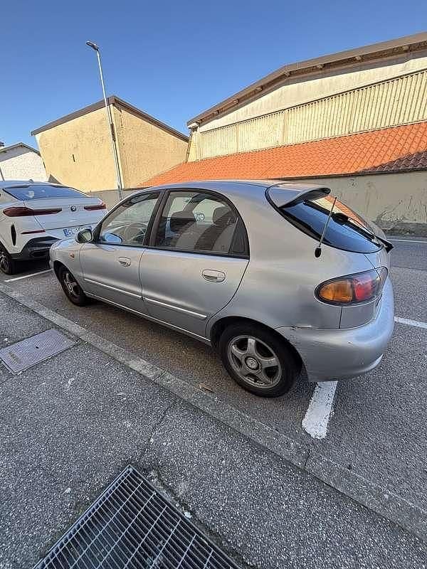 Usata Chevrolet Lanos SX 86 CV (63 kW) 2002 Grigio Berlina