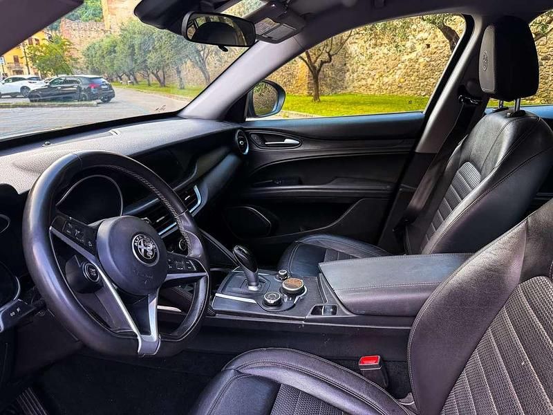Usata Alfa Romeo Stelvio Business 209 CV (153 kW) 2017 Grigio SUV