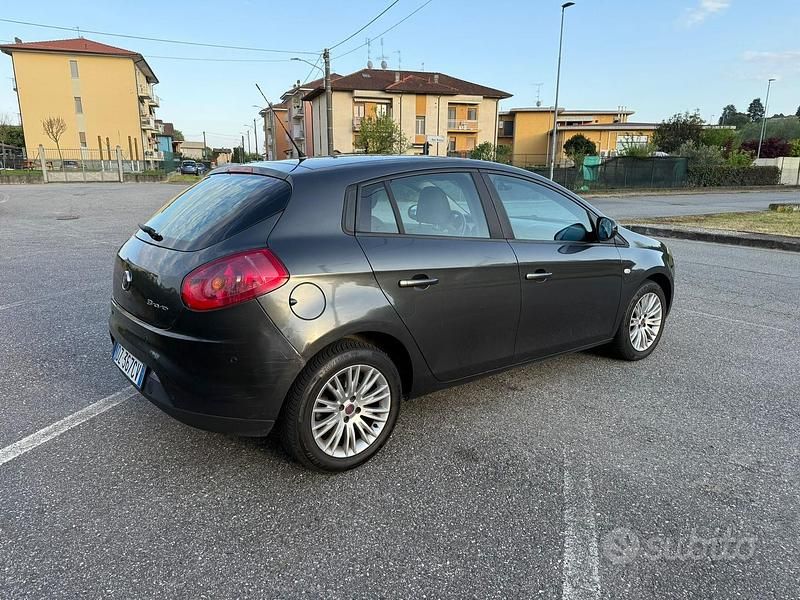 Usata Fiat Bravo 105 CV (77 kW) 2009 Nero Utilitaria