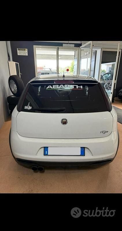 Usata Abarth Grande Punto 180 CV (132 kW) 2010 Utilitaria