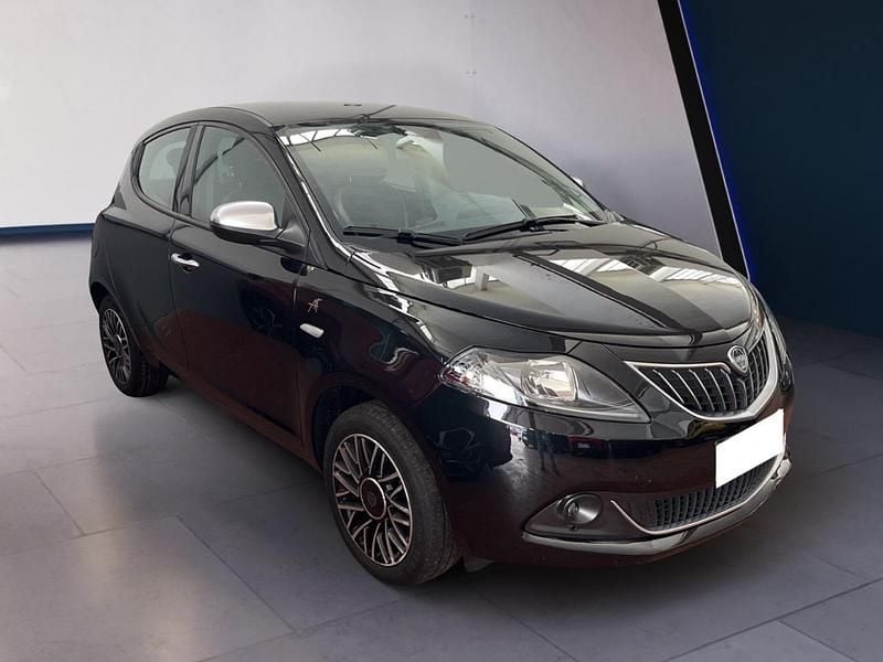 Usata Lancia Ypsilon S 70 CV (51 kW) 2022 Nero Utilitaria