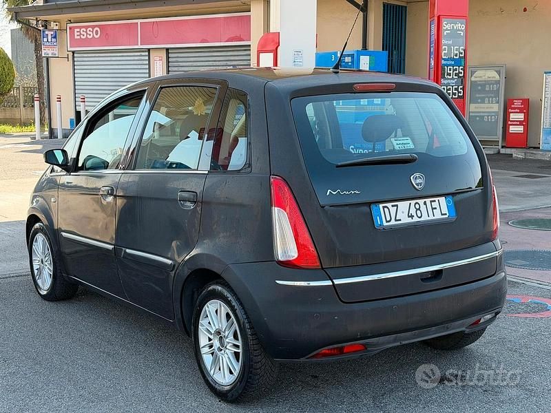 Usata Lancia Musa 2009 Nero Monovolume