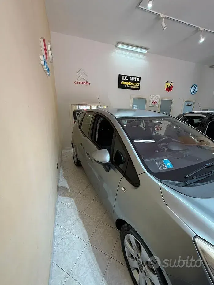 Usata Opel Meriva 110 CV (80 kW) 2012 Grigio Monovolume