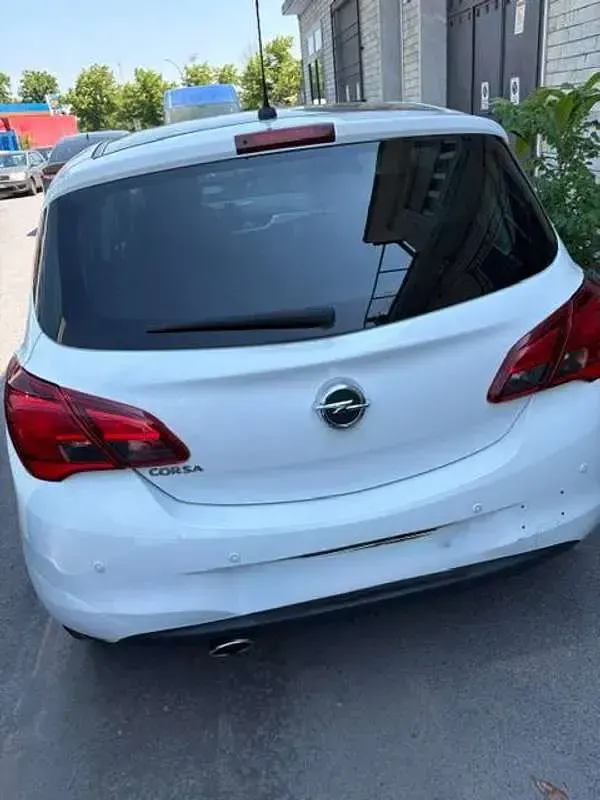 Usata Opel Corsa 90 CV (66 kW) 2016 Utilitaria