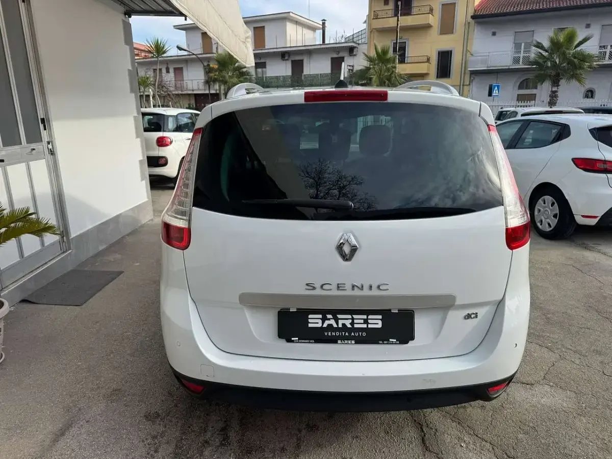 Usata Renault Scenic E-Tech 110 CV (80 kW) 2015 Bianco Monovolume