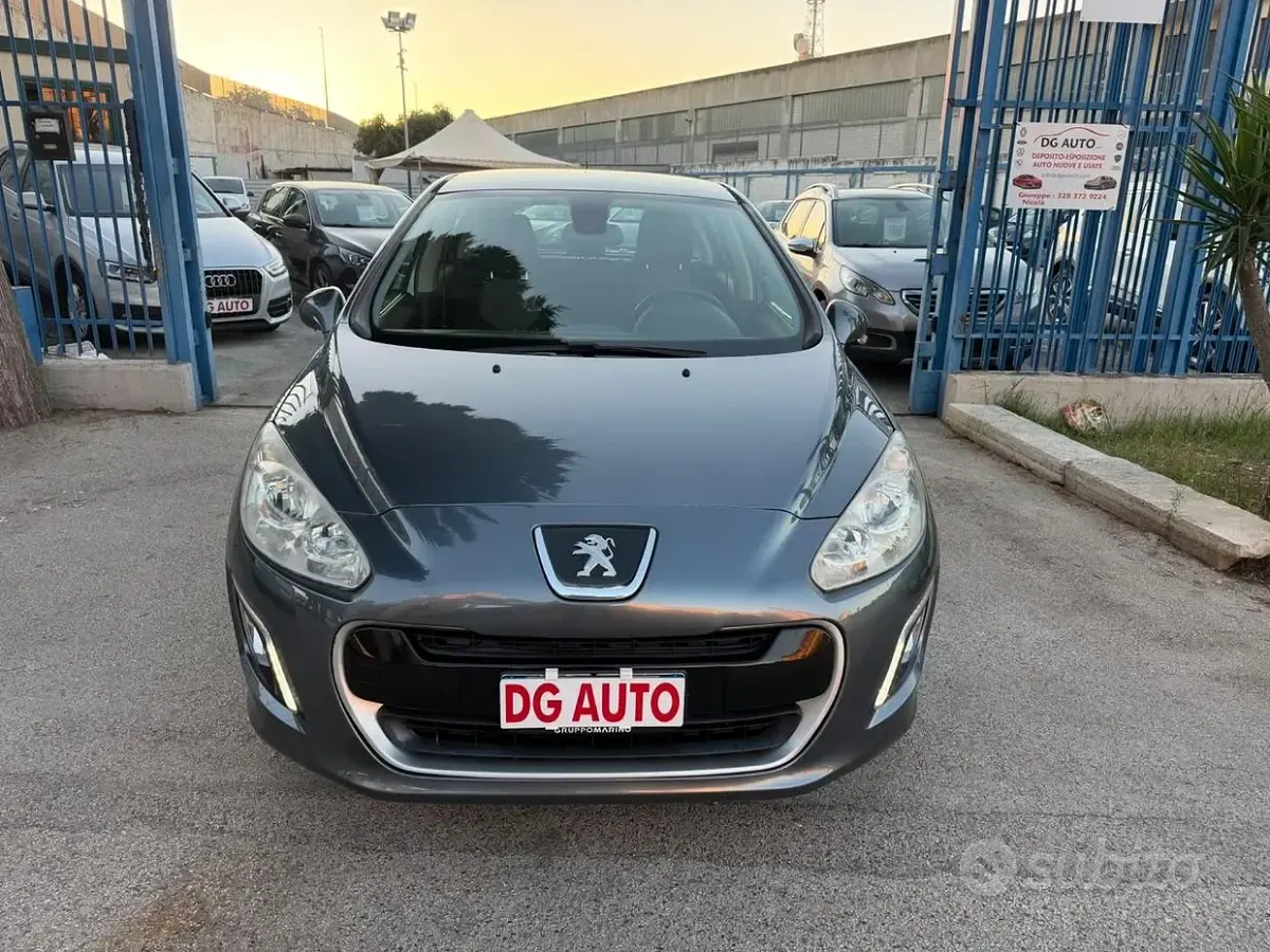 Usata Peugeot 308 92 CV (67 kW) 2012 Grigio Berlina