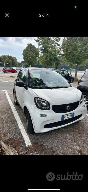 Usata Smart ForTwo Coupé 61 CV (44 kW) 2015 Utilitaria