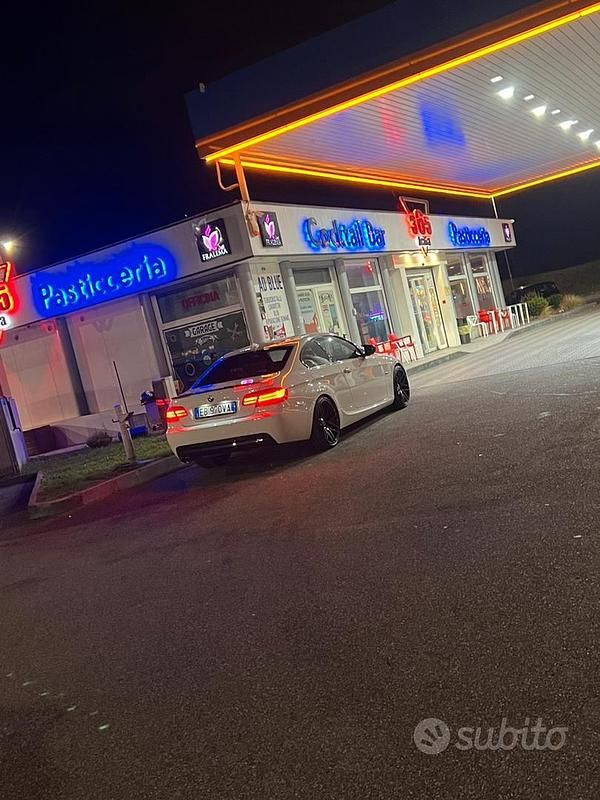 Usata BMW 330 Sport Line 245 CV (180 kW) 2009 Bianco Coupé