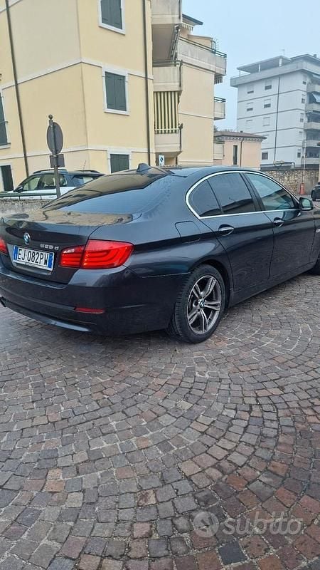 Usata BMW 525 204 CV (150 kW) 2011 Nero Berlina
