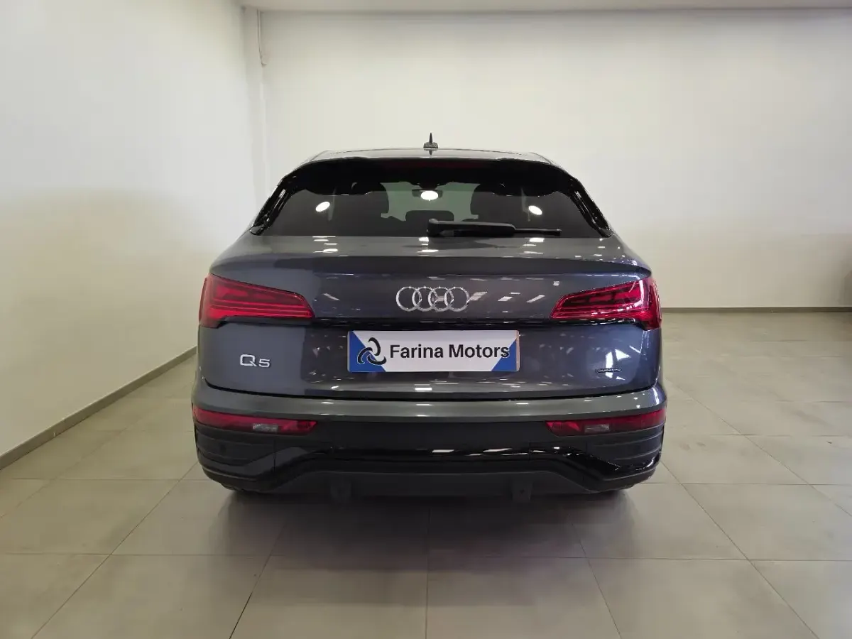 Usata Audi Q5 Ambiente 204 CV (150 kW) 2021 Grigio SUV