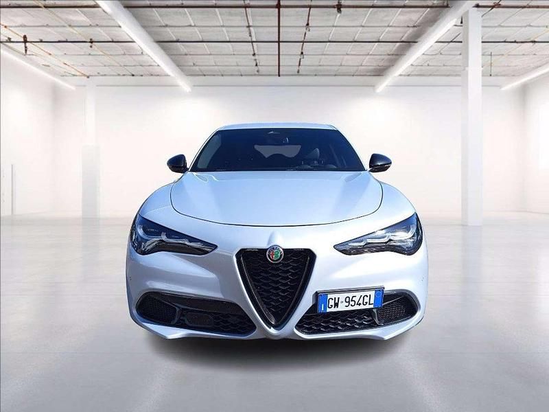 Usata Alfa Romeo Stelvio Sprint 209 CV (153 kW) 2024 Grigio metallizzato SUV