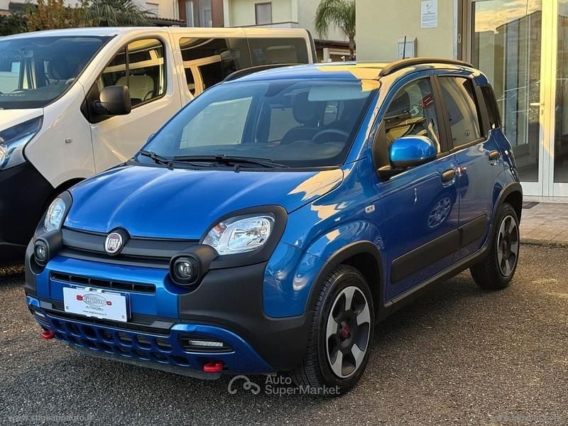 Usata Fiat Panda Cross Cross 69 CV (50 kW) 2024 Blu/azzurro Utilitaria
