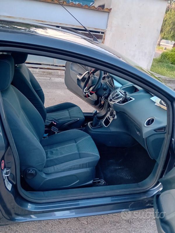 Usata Ford Fiesta 80 CV (58 kW) 2010 Blu Utilitaria